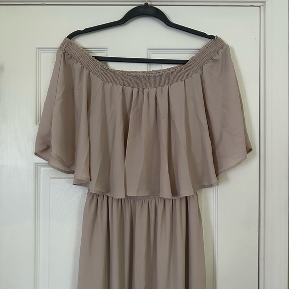 Show Me Your MuMu Off The Should Maxi Dress - Picture 4 of 9